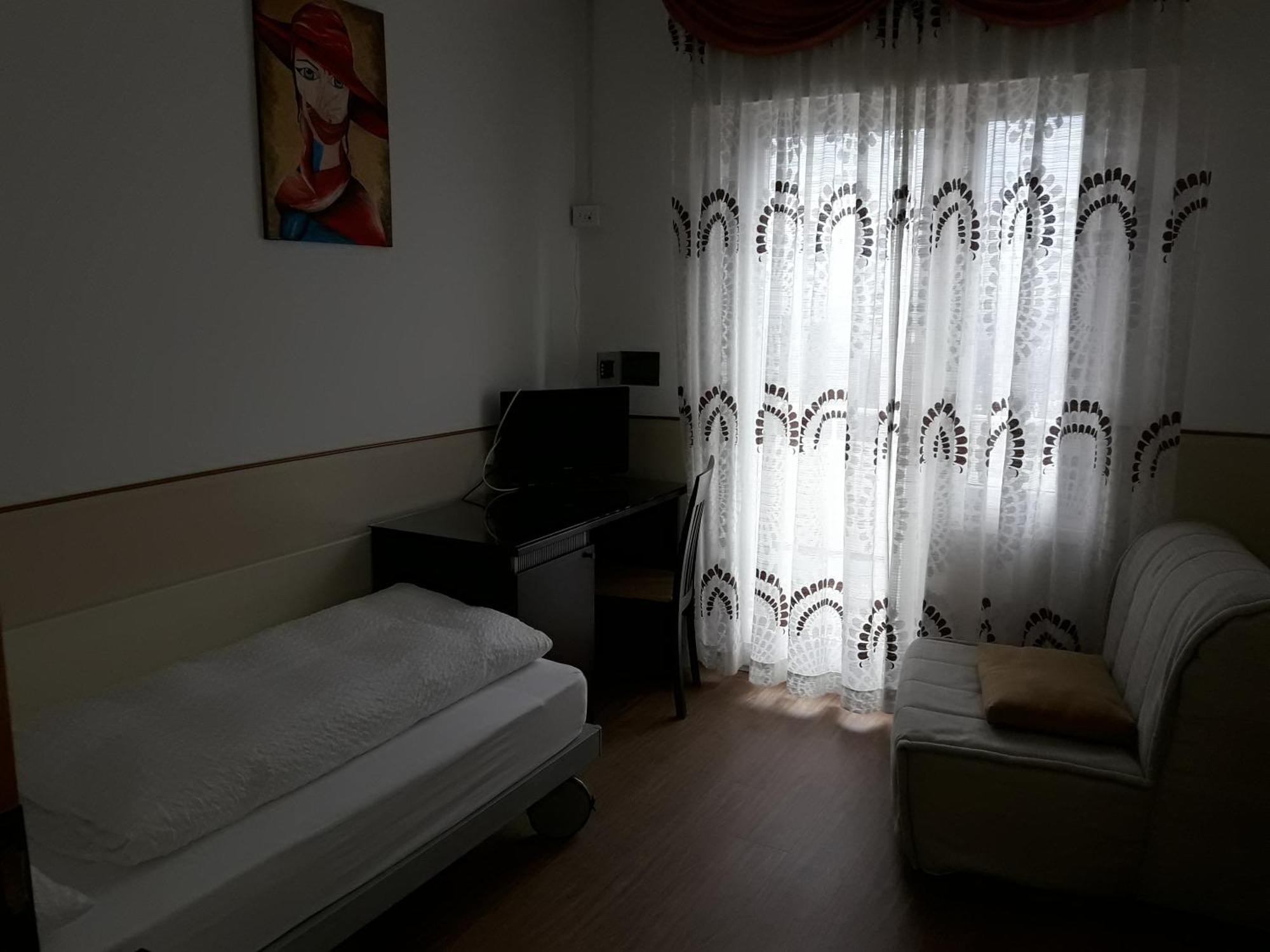 Hotel Lux Merano Phòng bức ảnh
