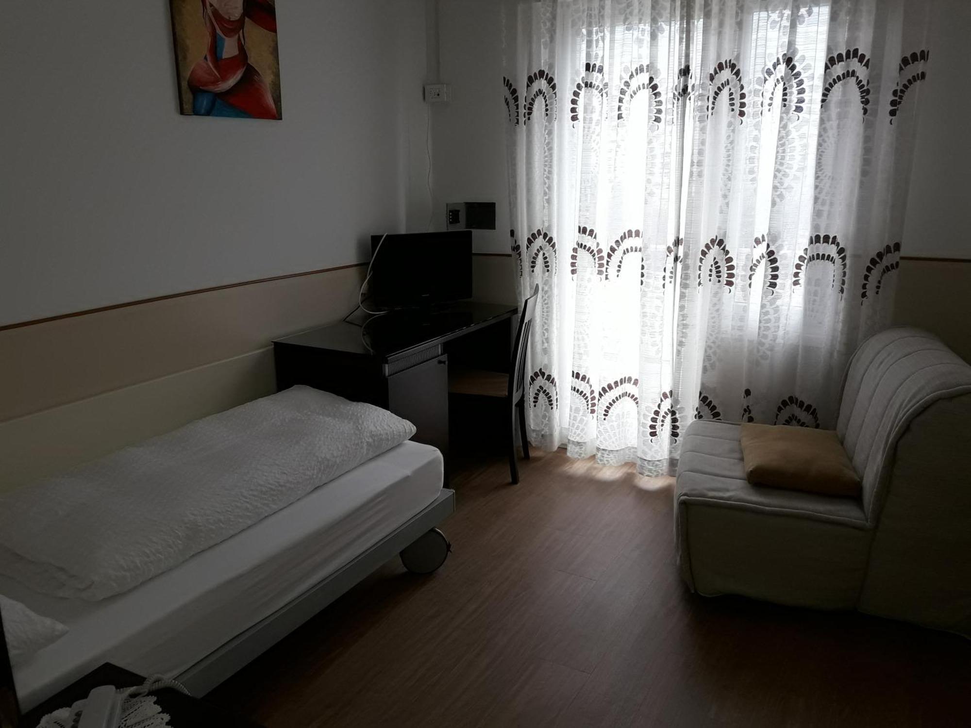 Hotel Lux Merano Phòng bức ảnh