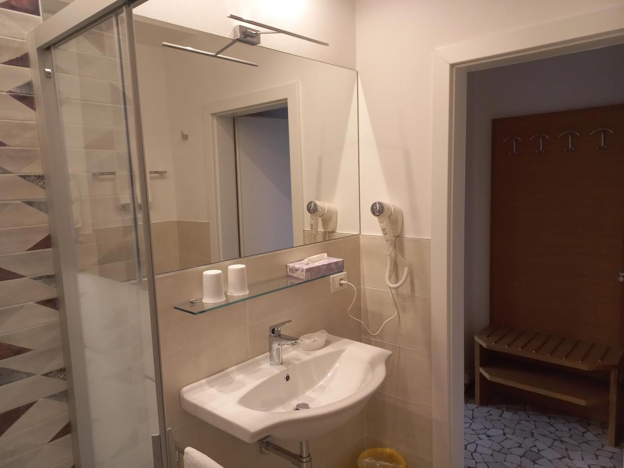 Hotel Lux Merano Phòng bức ảnh