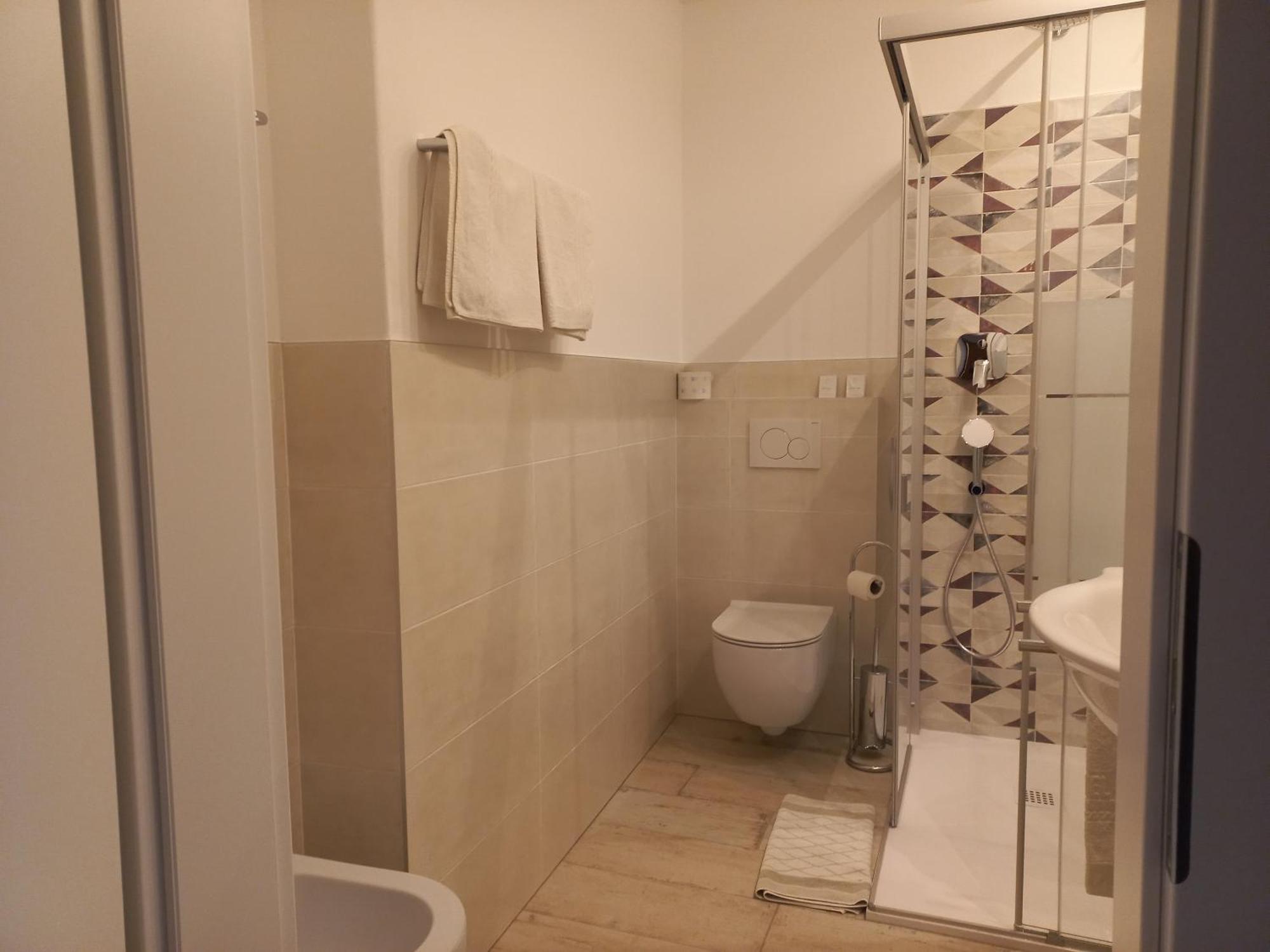 Hotel Lux Merano Phòng bức ảnh